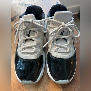 Kids' Black and White Air Jordan 11 CMFT Low 6Y Used without box